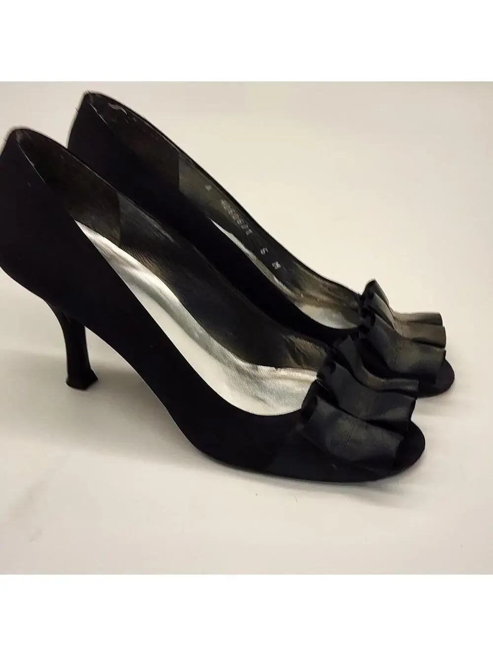 Stuart Weitzman Black Satin Open Toe Kitten Heels Pumps Women’s 6